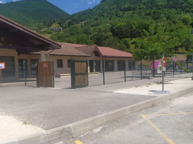 Ecole Primaire - Saint-Georges-de-Commiers - +33 4 76 73 57 25