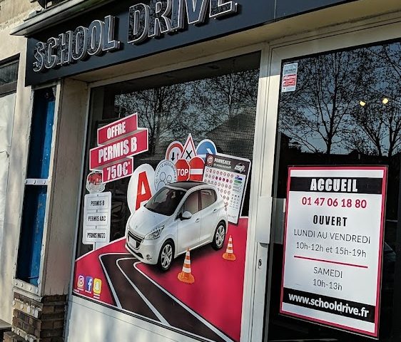 School Drive - Champigny-sur-Marne - +33 1 47 06 18 80