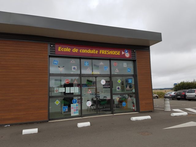 Auto Ecole : Ecole de Conduite Fresnoise - Fresnay-sur-Sarthe - +33 2 43 33 24 93