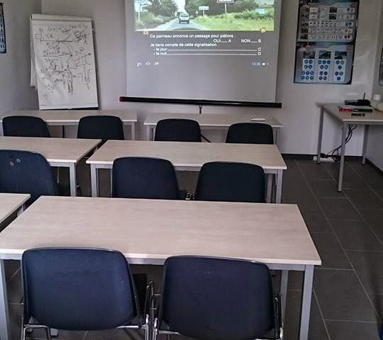 Auto-école ECL - Mont-de-Marsan - +33 5 58 46 48 64