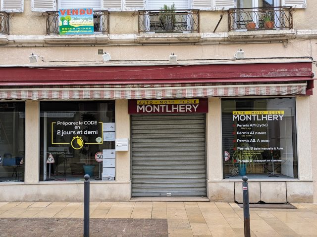Auto-Ecole Montlhéry - Avallon - +33 3 86 34 02 62
