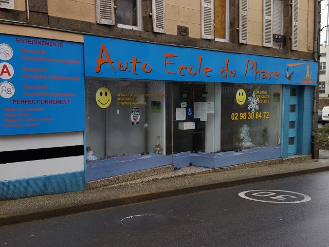 Auto Ecole Du Phare - Lannilis - +33 2 98 30 84 72