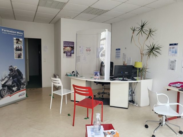 Auto-école ECF LA SOUTERRAINE - La Souterraine - +33 5 49 08 93 62