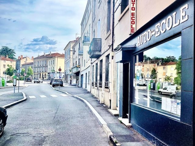 Auto Ecole Main Street Lycée Valette - Saint-Chamond - +33 4 77 22 74 33