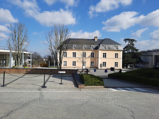Campus Veolia - I.E.U Institut de l'Environnement Urbain - Jouy-le-Moutier - +33 1 34 32 78 00