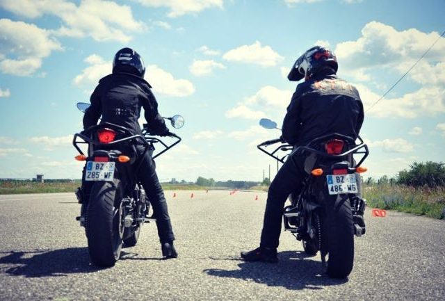 PISTE PERMIS MOTO-ECOLE - Ris - +33 6 63 94 80 04