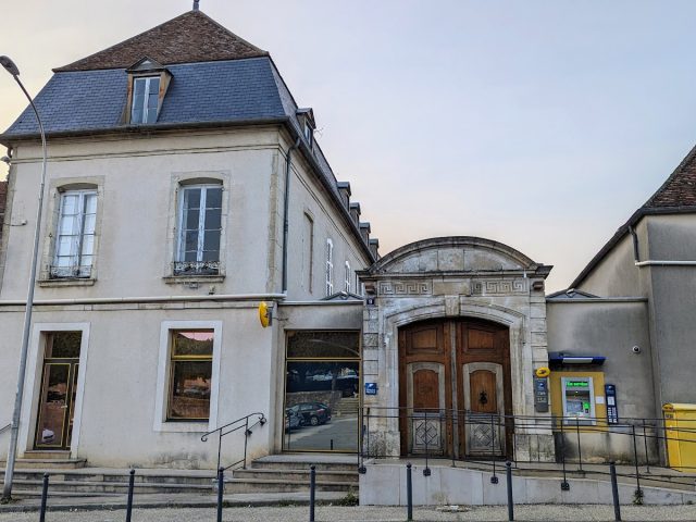 La Poste - Centre d'examen du code de la route - Avallon - +33 806 80 08 82