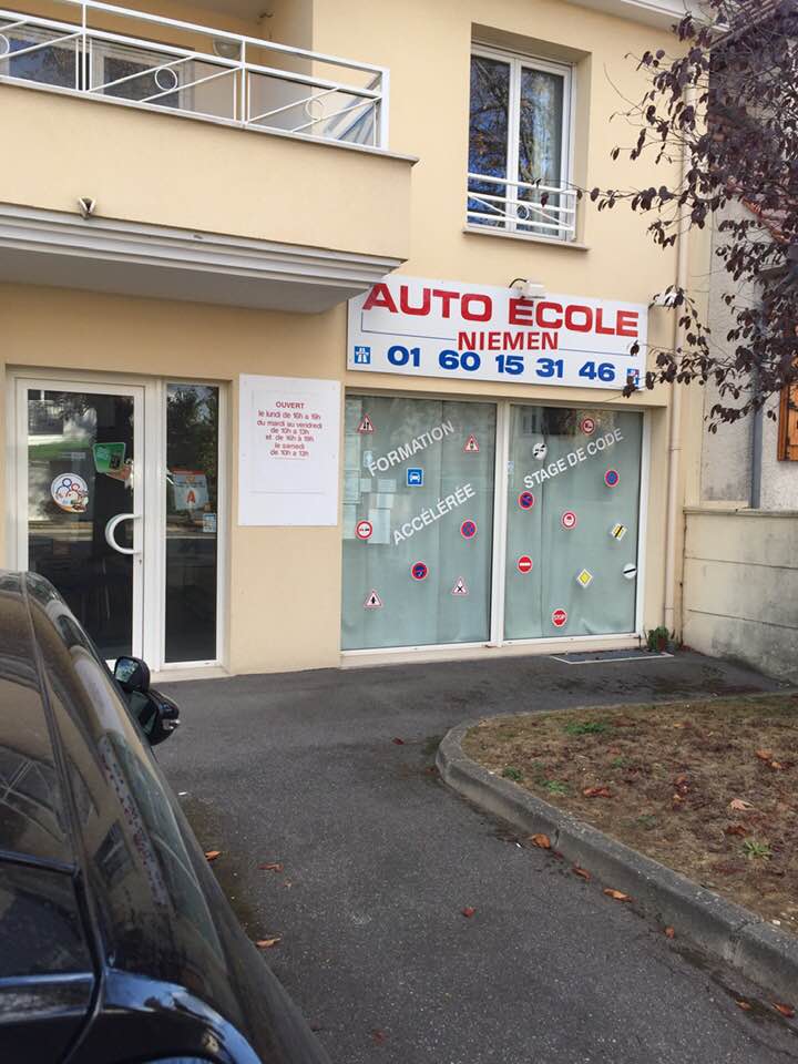 Auto-Moto Ecole Niemen SAS JOHANNA Permis B - Boite Auto- MOTO