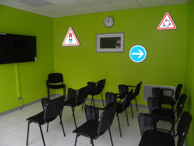Ecole de conduite du Mesnil Saint Denis - Le Mesnil-Saint-Denis - +33 1 39 38 08 05