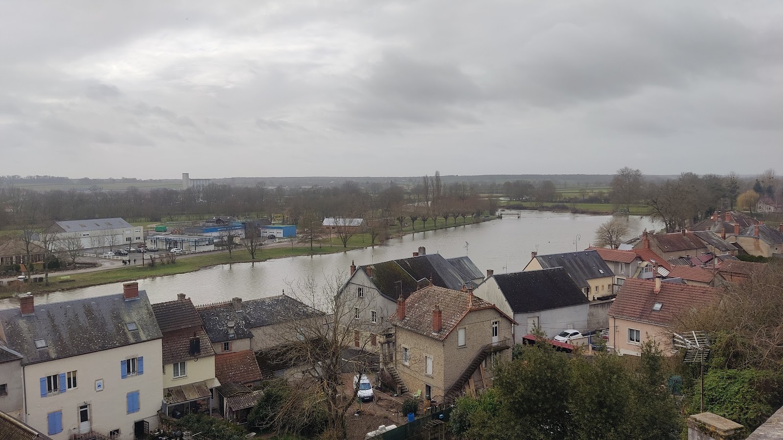 Cercy-la-Tour