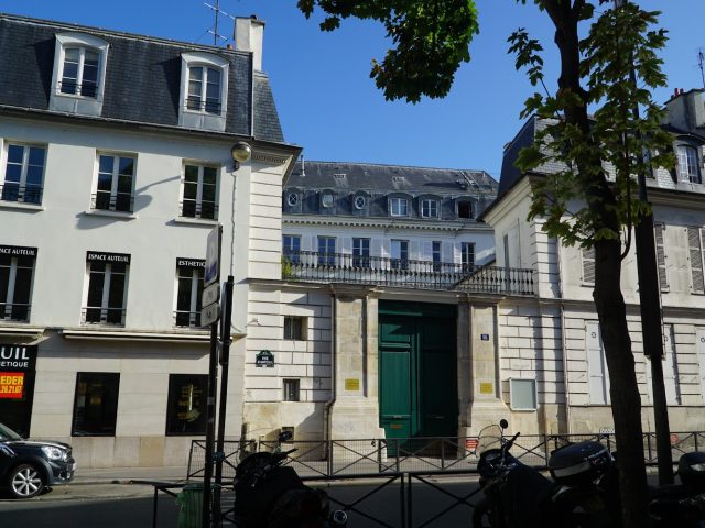 École Saint-Jean de Passy - Paris - +33 1 44 30 26 00