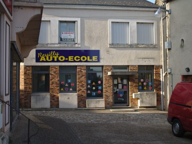 Auto-école - Reuilly - +33 2 54 21 75 86