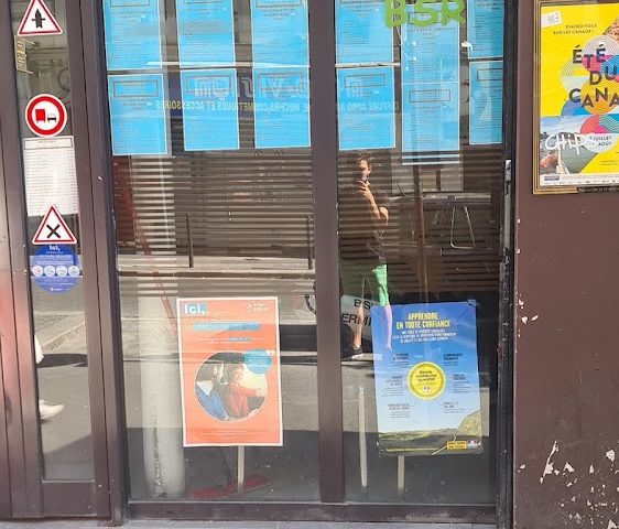 Auto-École CAR 18 - Paris - +33 1 42 23 65 15
