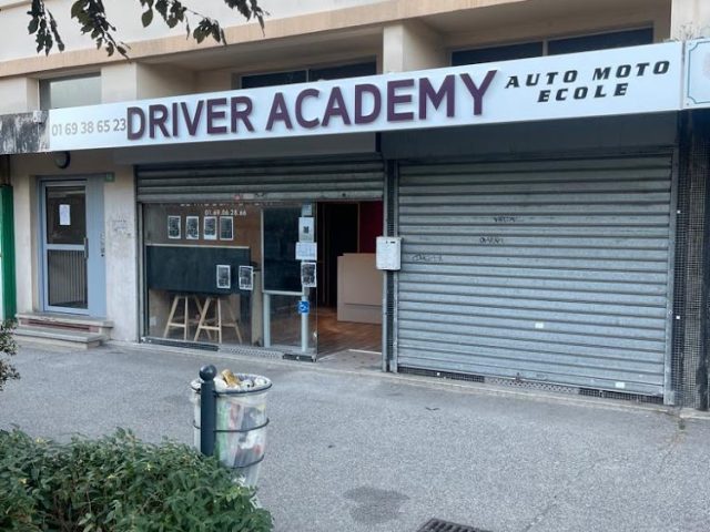 Driver Academy Ris Orangis - Ris-Orangis - +33 1 69 38 65 23