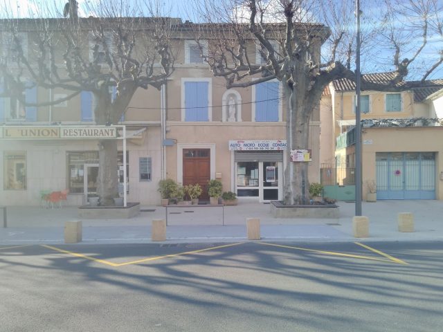 Fr Auto Moto Ecole Contact - Sainte-Cécile-les-Vignes - +33 4 90 30 70 24