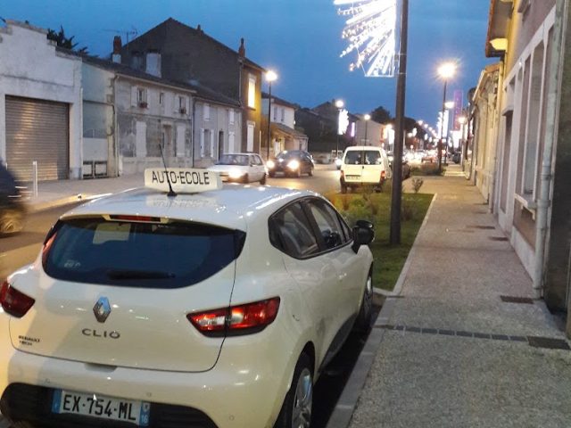 1000 BORNES AUTO-ECOLE - Soyaux - +33 5 45 92 08 15