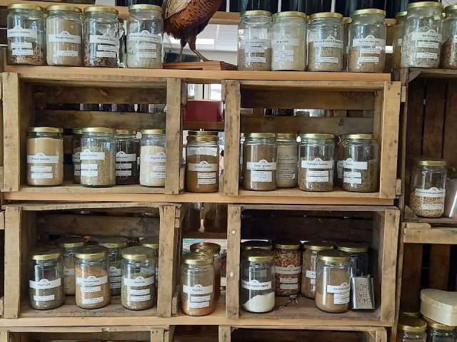 L'Essentiel - Ciry-le-Noble - +33 3 85 57 08 04