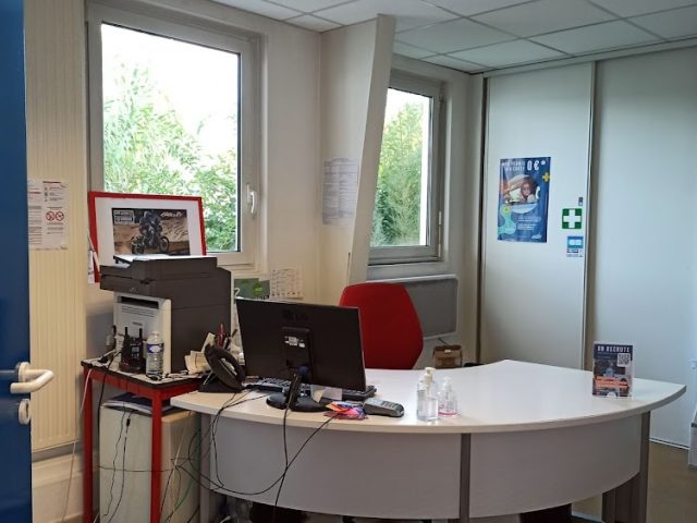 Auto-école ECF LA CRECHE - La Crèche - +33 5 49 08 93 68