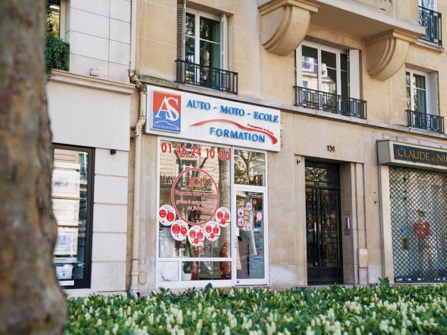Auto école AS Formation Neuilly - Mairie - Neuilly-sur-Seine - +33 1 46 24 10 00
