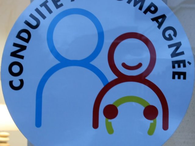 DELF Auto-Ecole - Luc-la-Primaube - +33 6 47 82 94 59