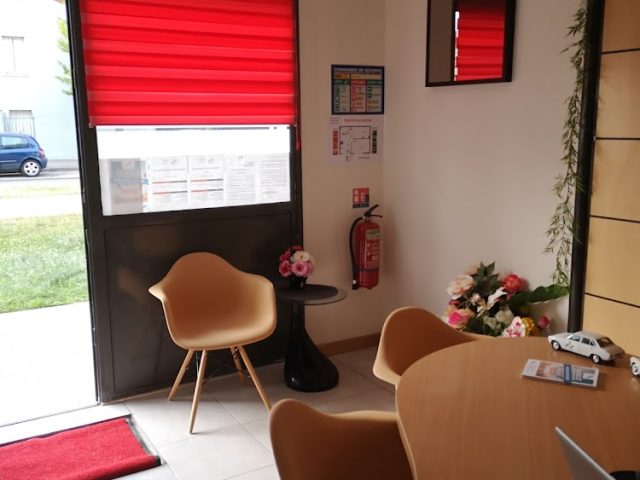 Auto ecole idalpe goo - L'Isle-d'Abeau - +33 4 74 97 90 08