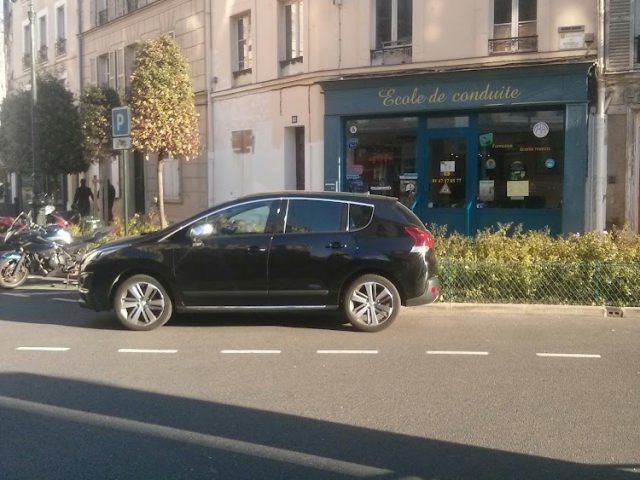 Auto-école Agora - Puteaux - +33 1 47 17 05 77