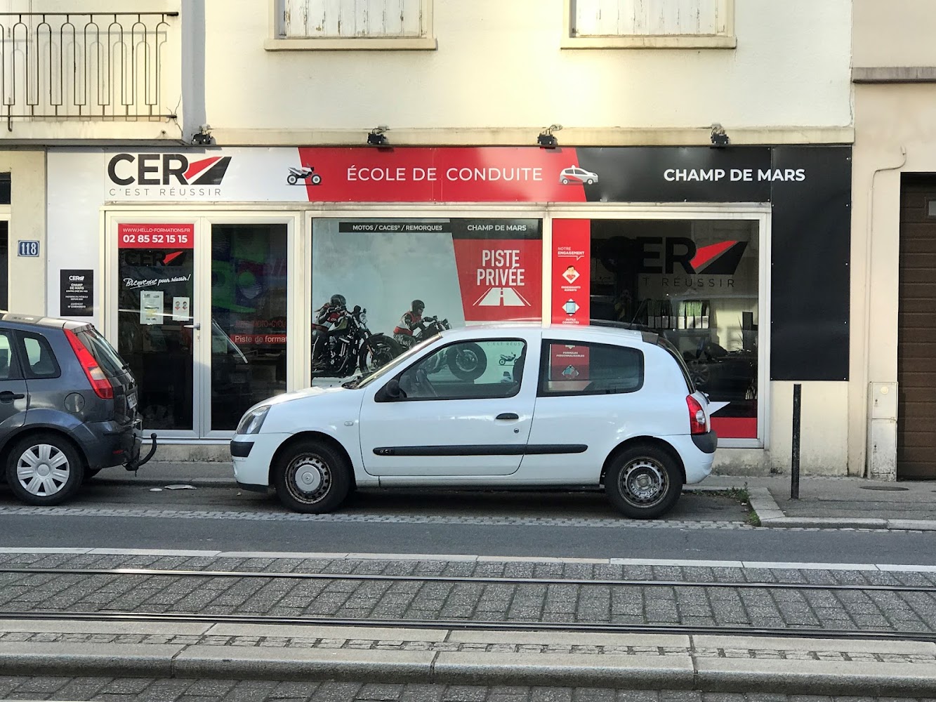 Auto-Moto-Ecole CER Champ de Mars