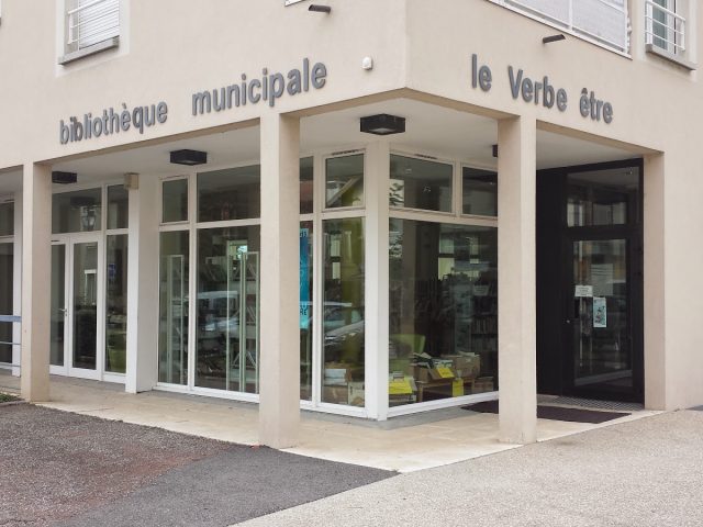 Bibliothèque municipale - Le Verbe être - La Tronche - +33 4 76 03 27 74