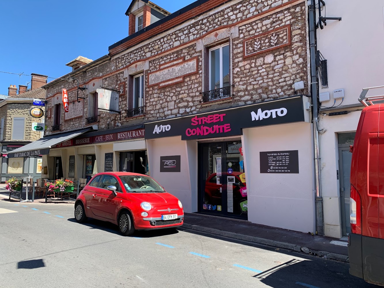 STREET CONDUITE