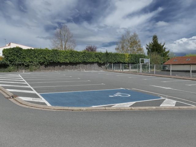 Parking école élémentaire - Creuzier-le-Vieux -