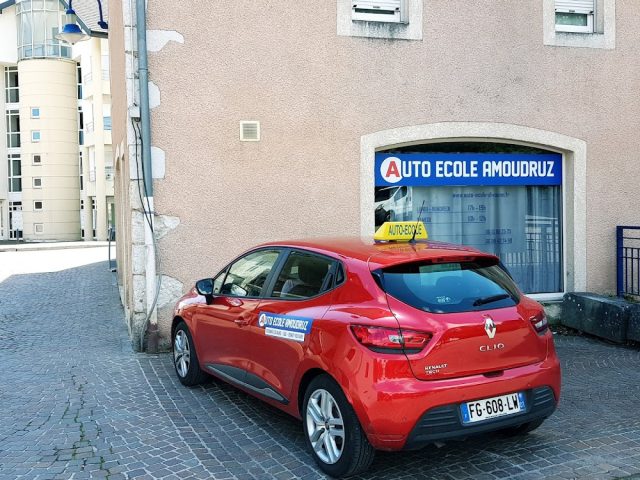 Auto-Bateau école Amoudruz Pays de Gex - Divonne-les-Bains - +33 6 13 88 25 75