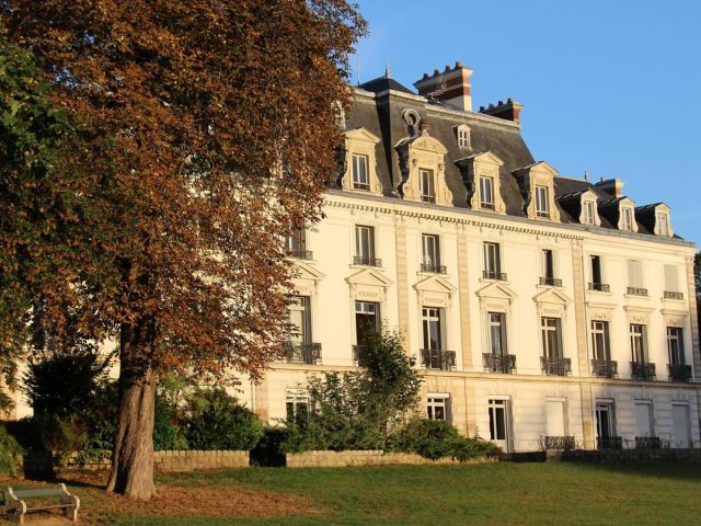 Collège Saint-Martin de France - Pontoise - +33 1 34 25 48 00
