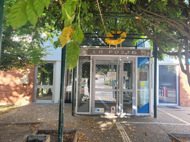La Poste - Centre d'examen du code de la route - Orléans - +33 806 80 08 82