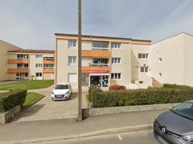 école de conduite des lycees - Fontenay-le-Comte - +33 2 51 50 57 06