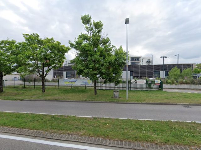 Donne Moi une Date -BOURGOIN-JALLIEU- location de voitures auto école à double commande - Villefontaine - +33 6 20 93 89 82