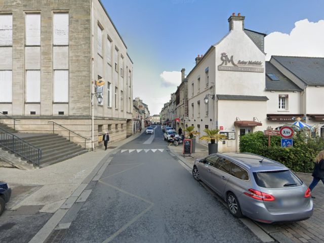 La Poste - Centre d’examen du code de la route - Bayeux - +33 806 80 08 82