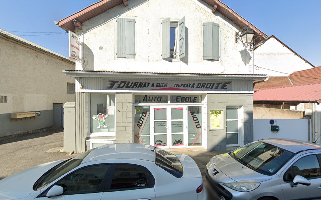 Tournay à gauche Tournay à droite