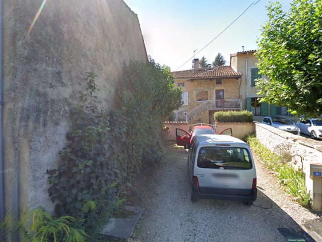 Lacour Pierre - Villereversure - +33 4 74 30 66 48