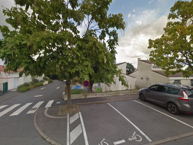 Ecole Publique - La Regrippière - +33 2 40 33 61 44