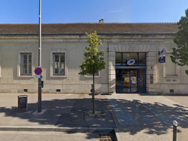 La Poste - Centre d'examen du code de la route - Joigny - +33 806 80 08 82